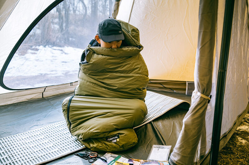 アウトドア 寝袋/寝具 限定NANGA比較】冬キャンプおすすめナンガのコラボシュラフ１０選 | 冬 